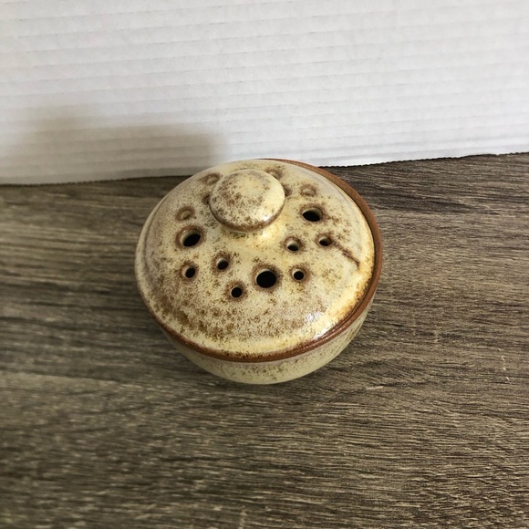 Handmade Pottery Garlic Keeper - Picture 5 of 13